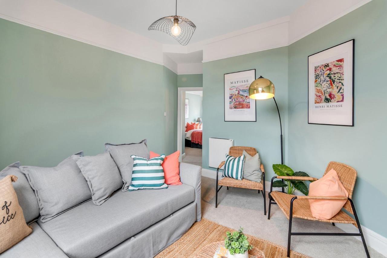 Stylish Coastal 2-bed With Parking Apartment Cromer